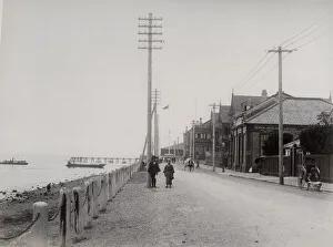 Bund Prints: Pedestrians along the bund, Yokohama, Japan