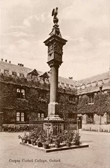 Images Dated 1st May 2018: The pelican sundial at Corpus Christi College, Oxford