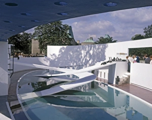 Penguin Gallery: Penguin Pool by Lubetkin