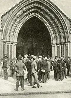 Milling Prints: People outside the Law Courts, Fleet Street, London