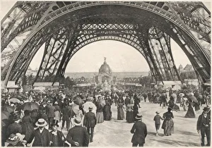 France Gallery: People under Tour Eiffel