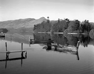 Images Dated 30th October 2019: Perfect reflections on a still day, Derwentwater, Lake Distr