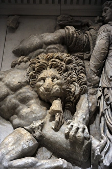 Pontus Gallery: Pergamon Altar. The goddess Ceto aiding her father Pontus