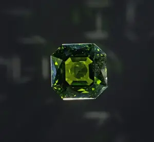 Orthosilicate Prints: Peridot cut stone 146. 1 ct