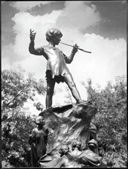 Erected Gallery: Peter Pan Statue