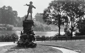 Smaller Prints: Peter Pan Statue in London - Kensington Gardens