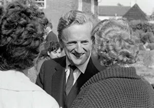 Aldeburgh Collection: Peter Pears talking with Dorothy Strode 1961