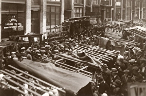 Images Dated 9th March 2011: Petticoat Lane, London - Centre of the Market