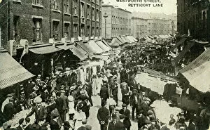 Market Gallery: Petticoat Lane Market, Wentworth Street, London