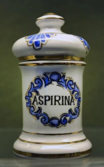 Images Dated 12th July 2012: Pharmaceutical jars for storing Aspirina and Bicarbonat