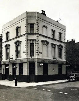 Abingdon Gallery: Photograph of Abingdon PH, Kensington, London