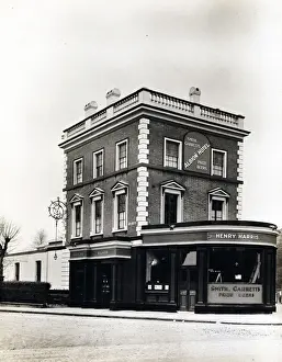 Photograph of Albion PH, Stoke Newington, London