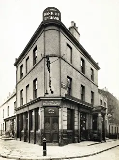 Photograph of Bank Of England PH, Paddington, London