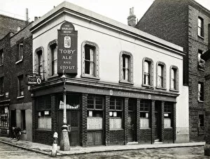 The National Brewery Centre Archives Gallery: Photograph of Barley Mow PH, Shadwell, London