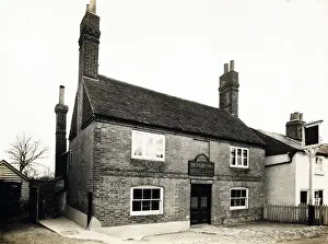 Beehive Prints: Photograph of Beehive PH, Riverhead, Kent