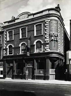 Newington Prints: Photograph of Black Bull PH, Stoke Newington, London