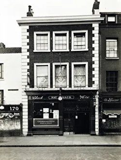 Images Dated 22nd February 2021: Photograph of Black Horse PH, Stepney, London