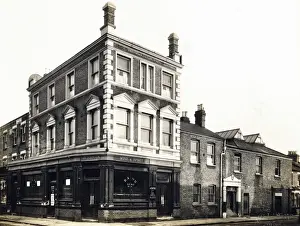 Chiswick Prints: Photograph of Bolton Hotel, Chiswick, London