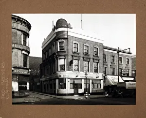 Clapham Prints: Photograph of Two Brewers PH, Clapham, London