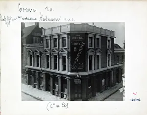 Fulham Prints: Photograph of Crown PH, Fulham, London