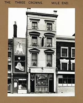 Crowns Prints: Photograph of Three Crowns PH, Mile End, London