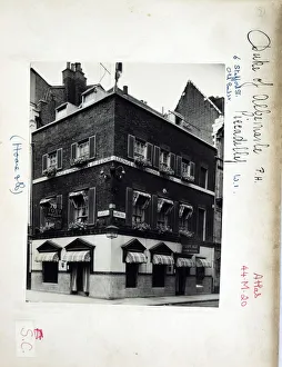Albermarle Gallery: Photograph of Duke Of Albermarle PH, Piccadilly, London