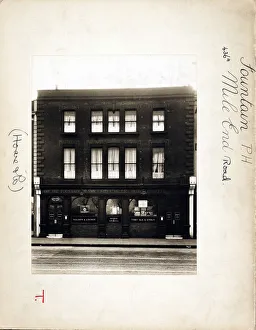 Photograph of Fountain PH, Mile End (Old), London