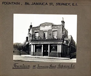 Stepney Prints: Photograph of Fountain PH, Stepney, London