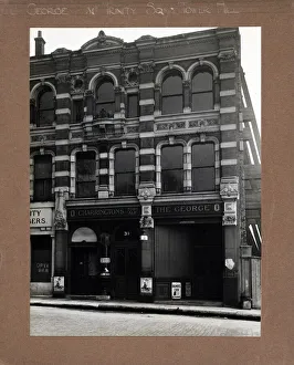 Photograph of George PH, Tower Hill, London