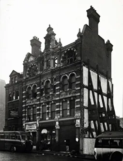 Photograph of George PH, Tower Hill, London