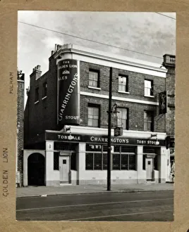 Fulham Prints: Photograph of Golden Lion PH, Fulham, London