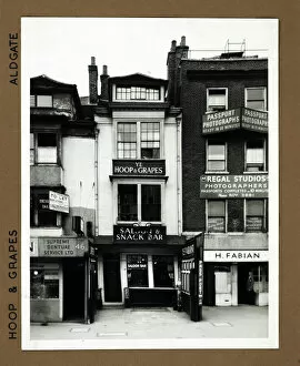 Aldgate Gallery: Photograph of Hoop & Grapes PH, Aldgate, London
