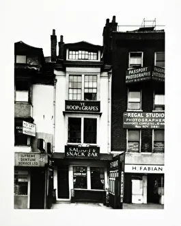 Photograph of Hoop & Grapes PH, Aldgate, London