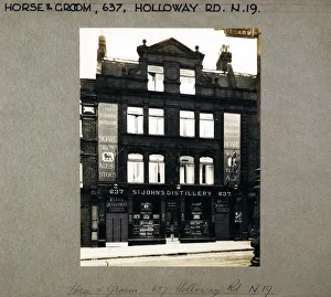 Holloway Prints: Photograph of Horse & Groom PH, Upper Holloway, London