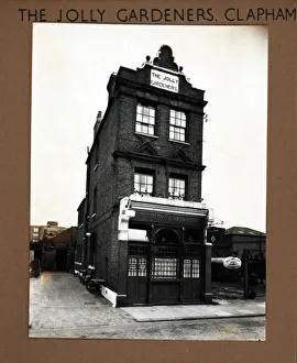Gardeners Prints: Photograph of Jolly Gardeners PH, Clapham, London