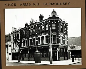 1960 Prints: Photograph of Kings Arms, Bermondsey, London