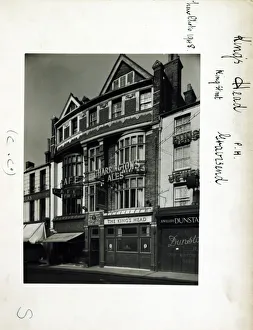 Gravesend Prints: Photograph of Kings Head PH, Gravesend, Kent