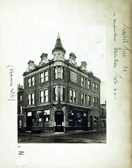 Hoare Prints: Photograph of Laurel Tree PH, Camden Town, London