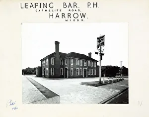 Harrow Prints: Photograph of Leaping Bar PH, Harrow Weald, Greater London