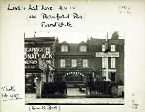Images Dated 11th January 2021: Photograph of Live & Let Live PH, Forest Gate, London