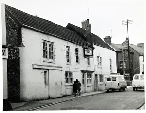 Chard Prints: Photograph of London Inn, Chard, Somerset
