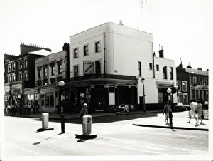 Holloway Prints: Photograph of Medina PH, Holloway, London