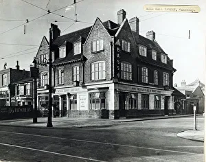 Wenlock Prints: Photograph of Moss Hall Tavern, Finchley, London