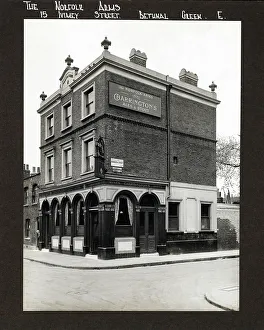 Charrington Prints: Photograph of Norfolk Arms, Bethnal Green, London