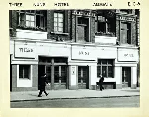 Aldgate Gallery: Photograph of Three Nuns Hotel, Aldgate, London
