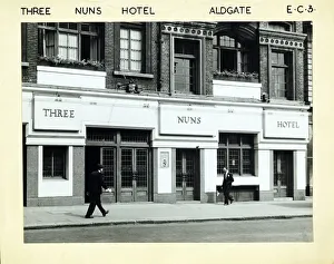 Aldgate Gallery: Photograph of Three Nuns Hotel, Aldgate, London