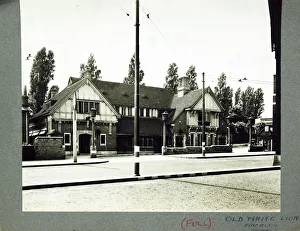 Wenlock Prints: Photograph of Old White Lion PH, Finchley, London