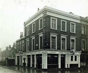 Tavern Prints: Photograph of Park Tavern, Finsbury Park, London