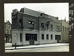 Hoxton Prints: Photograph of Prince Of Wales PH, Hoxton (Hyde Road), London