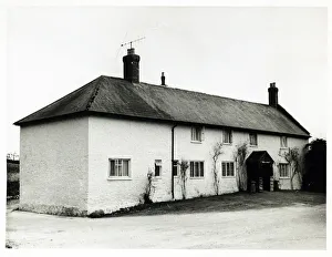 Yeovil Prints: Photograph of Quiet Woman Inn, Yeovil, Somerset